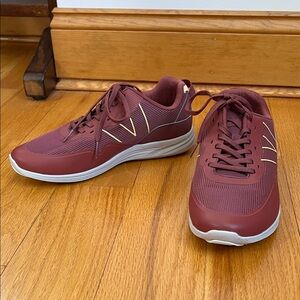Vionic Agile Audie Athletic Walking Shoes NWOT